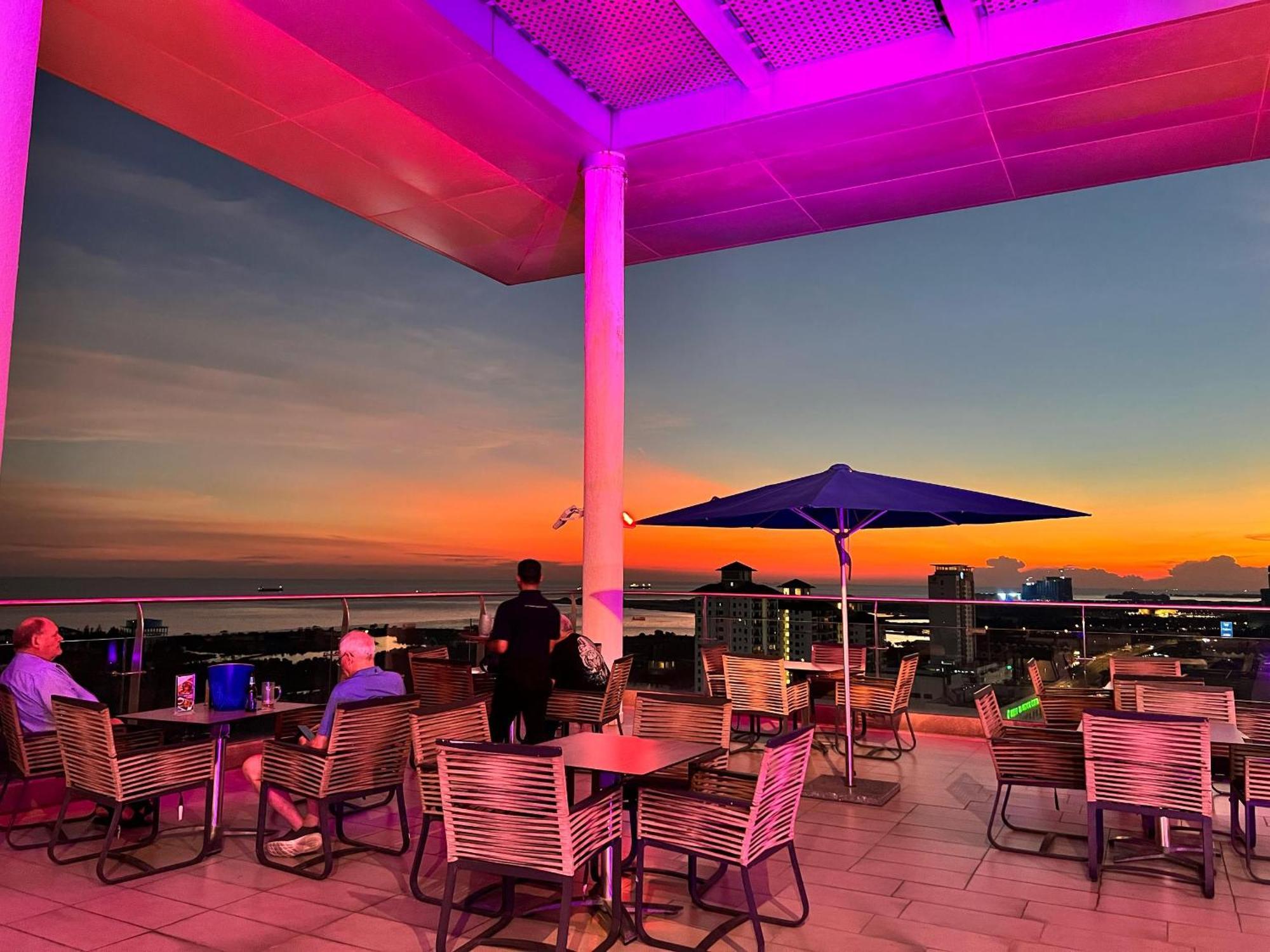 Asia Melaka Hotel Managed By The Straits Hotel & Suites Екстериор снимка